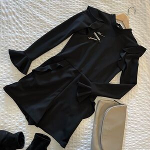 Jumpsuit short black onesie, longue ruffled sleeves, with pockets, open back